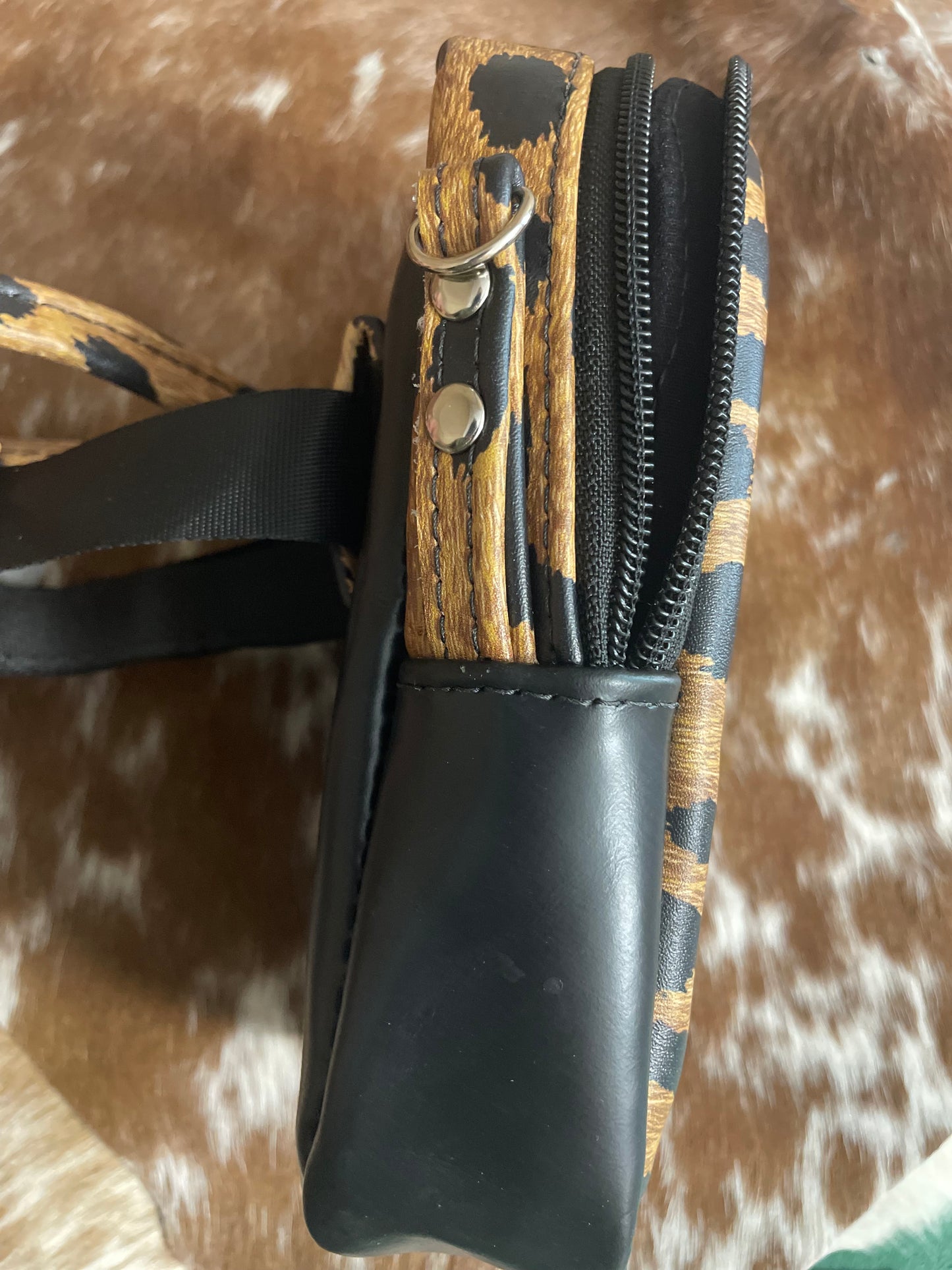 Trailhead Traveler - Leopard
